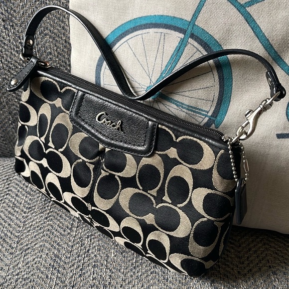 Coach Black Canvas Tan C Signature Leather Trim Wristlet Wallet. - Picture 16 of 16